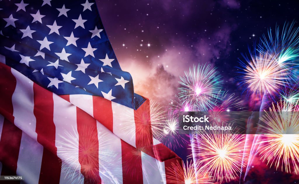 Bandera americana para el día de conmemoración o 4 de julio. - Foto de stock de Fuegos artificiales libre de derechos