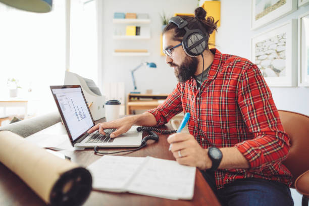 19,000+ Computer Programmer Working From Home Stock Photos, Pictures ...