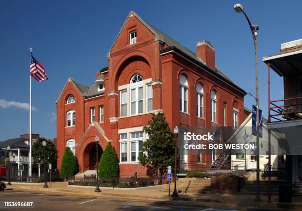 Oxford Mississippi Stock Photo - Download Image Now - Oxford - Mississippi, Architecture, Building Exterior