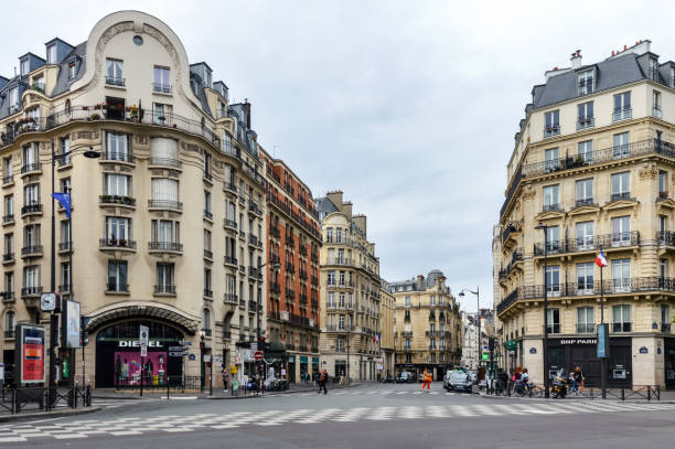 istock Paris street scene 1153713204