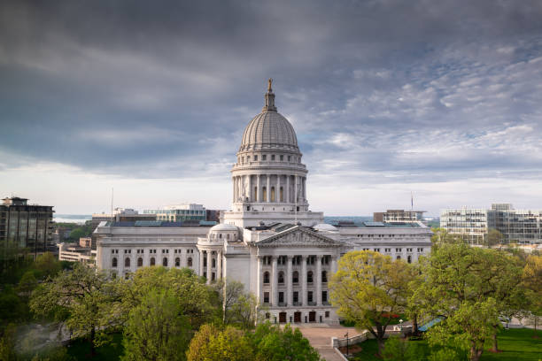 Wisconsin State Capital Exterior Late afternoon photograph of the Wisconsin State Capital in Madison. wisconsin state capitol photos stock pictures, royalty-free photos & images