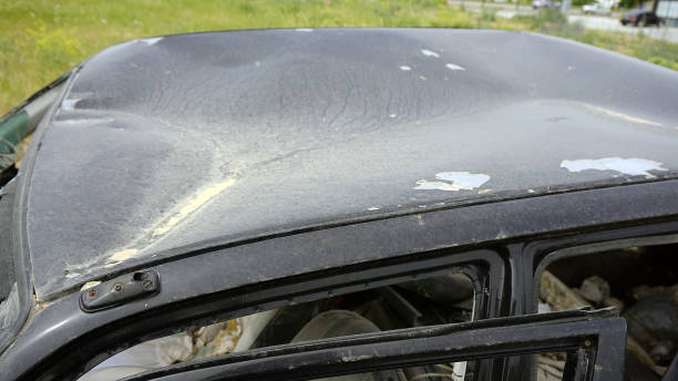istock old crashed car, accident-damaged old cars, 1153798927