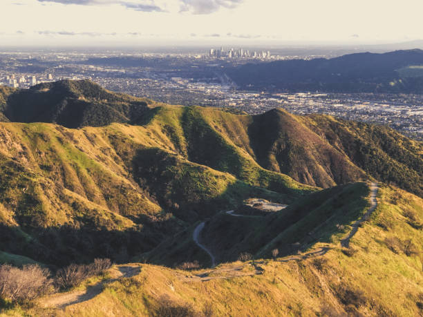 istock Los Angeles and the Verdugo Mountains 1153802473