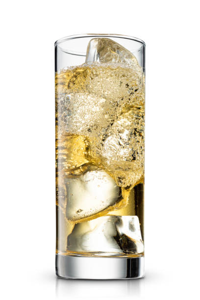 istock How to make a highball 1153803647