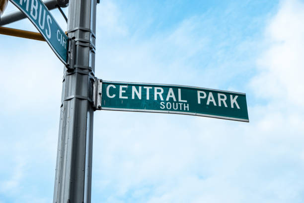 istock Street sign Central Park / Columbus 1153805176