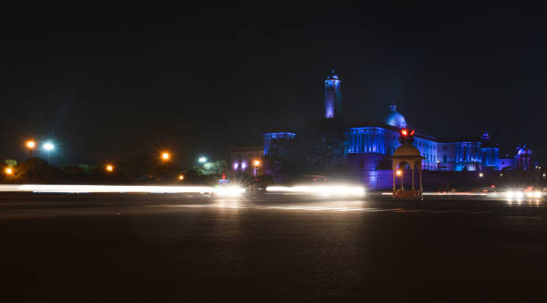 fotos do tempo da noite de rashtrapati bhavan em nova deli, india. - new delhi india night government - fotografias e filmes do acervo