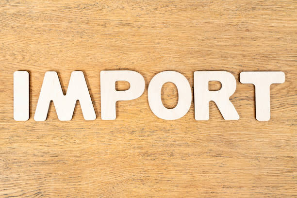 importation de mots sur une table en bois - export mot anglais photos et images de collection