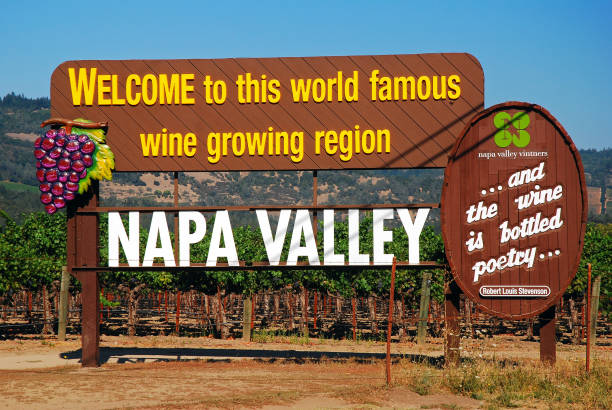 willkommen im napa valley - napa valley vineyard sign welcome sign stock-fotos und bilder