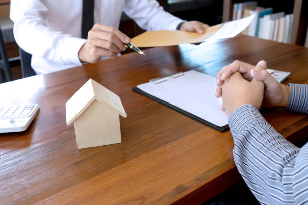 istock Business man agreement to sign for contract 1153990912