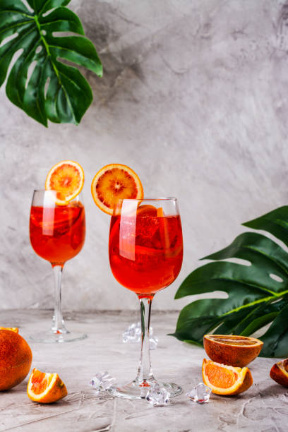 istock Italian Spritz cocktail 1154025390