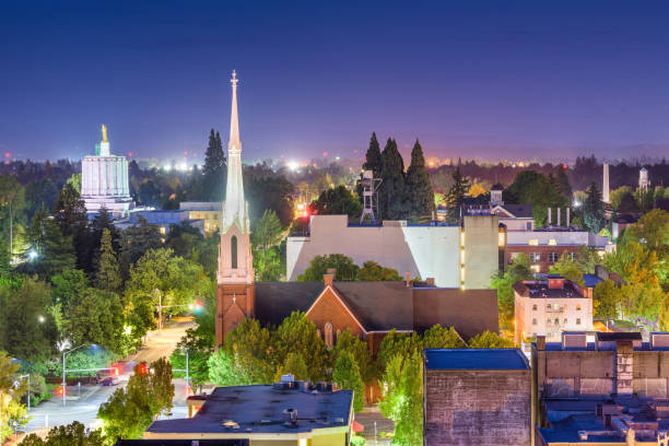 istock Salem, Oregon, USA downtown 1154049391