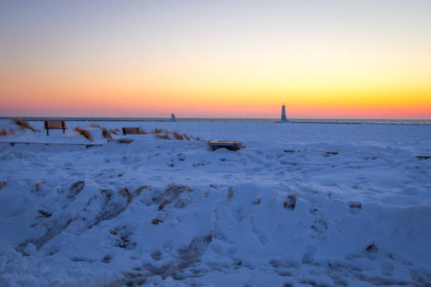 istock Winter Sunrise Over The Lighthouse In Frankfort 1154053366