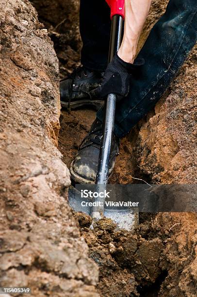 Scavare Foro Passante - Fotografie stock e altre immagini di Cantiere di costruzione - Cantiere di costruzione, Industria edile, Scavare