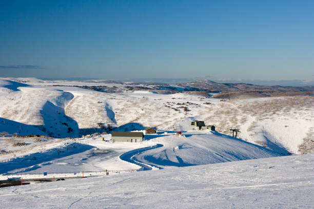 paysage de mt hotham pendant l’hiver - mt hotham photos et images de collection