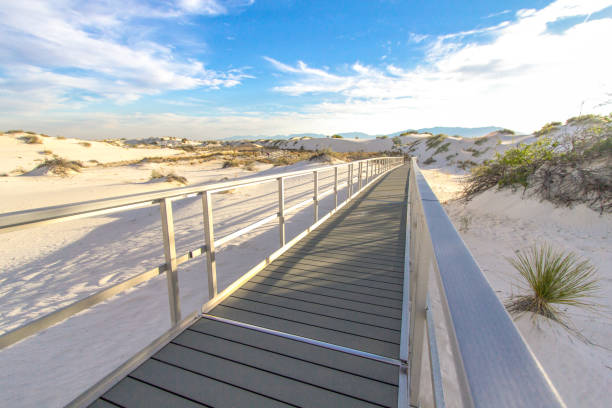 wędrówki przez white sands national monument w nowym meksyku - white sands national monument zdjęcia i obrazy z banku zdjęć