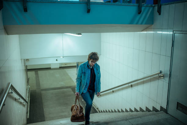 istock Traveler leaving city 1154070631