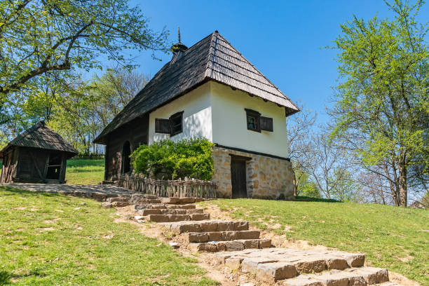 maison natale de vuk stefanovic karadzic à trsic, serbie. - travel nature rural scene outdoors photos et images de collection