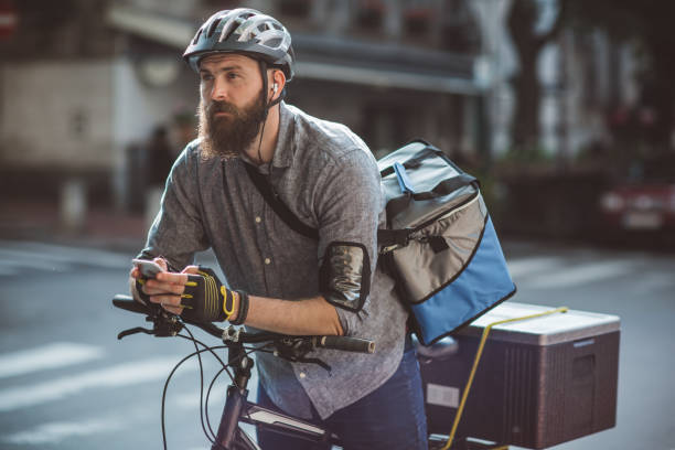 istock Bicycle food delivery 1154103529