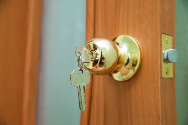 istock Door handles and keys 1154110807