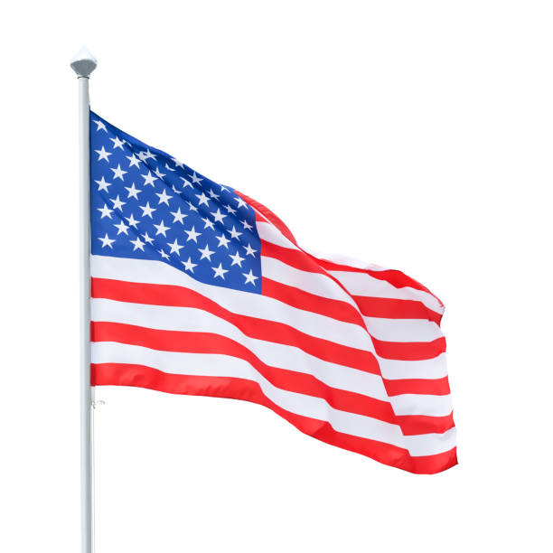 drapeau américain sur le mât d’isolement avec le chemin de découpage - fourth of july honor freedom square photos et images de collection