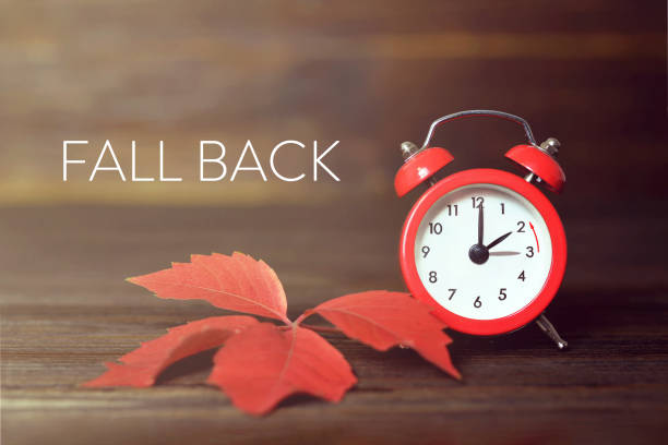 Fall back. Daylight saving time. Fall back. Daylight saving time. minute hand photos stock pictures, royalty-free photos & images