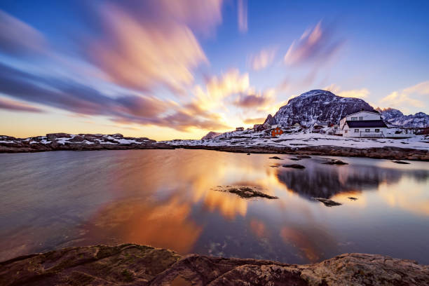 islas lofoten, noruega - norwegian sea fotografías e imágenes de stock