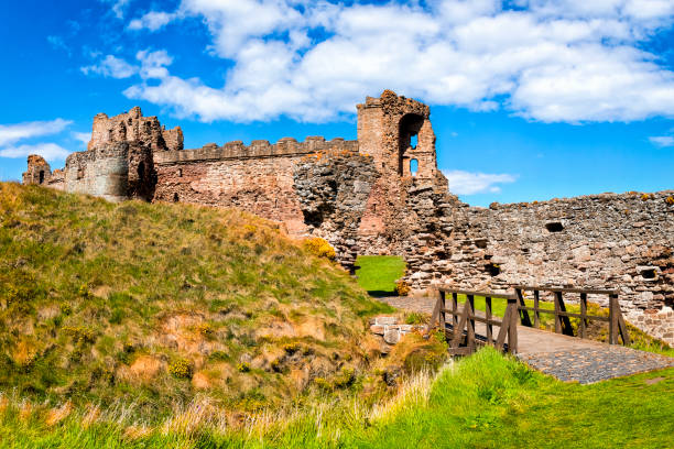 Tantallon Castle, Scotland, UK North Berwick, East Lothian, Scotland - May 11, 2019:View of the front of Tantallon Castle near North Berwick, Scotland. Tantallon Castle is a semi-ruined cliff-top fortress dating to the mid-14th century north berwick scotland east lothian castle scotland stock pictures, royalty-free photos & images