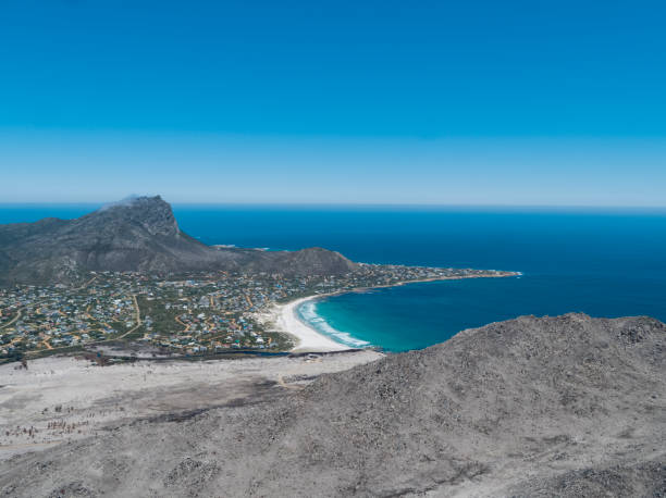 istock Distant view of townscape in Rooi-Els by False Bay 1154395348