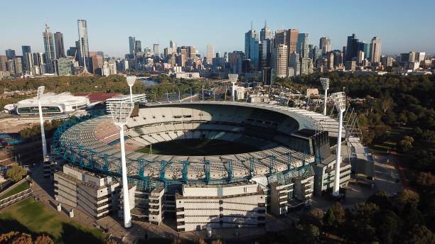 メルボルンの mcg - sport of cricket spectator fan watching ストックフォトと画像