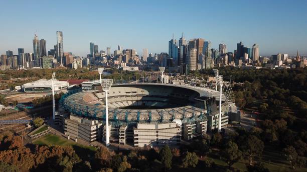 メルボルンの mcg - sport of cricket spectator fan watching ストックフォトと画像