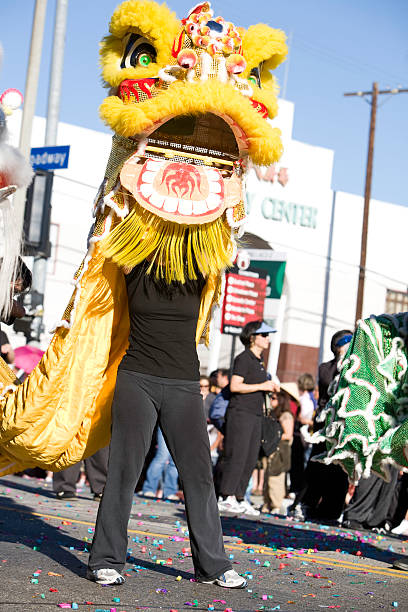 китайский новый год дракона парад - dragon dancer стоковые фото и изображения