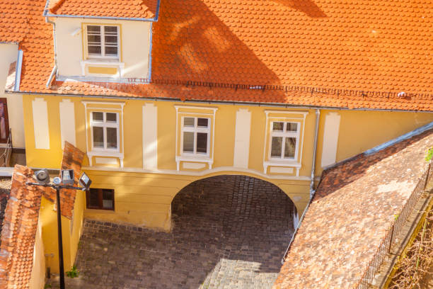 old town of sighisoara - aerial view - sighisoara romania sunlight day imagens e fotografias de stock