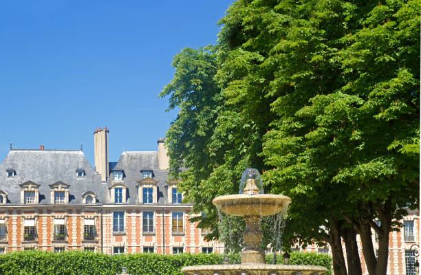 istock Place des Vosges, Paris 1154438126