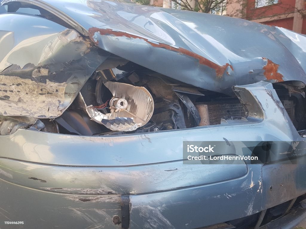 Voiture accidentée - Photo de Accident bénin libre de droits