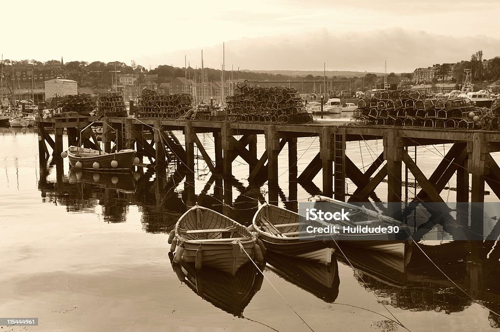 Whitby Harbour in seppia - Foto stock royalty-free di Regno Unito