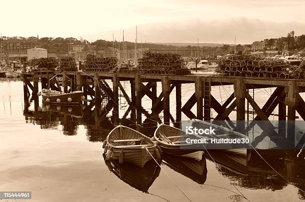 Whitby Харбор В Сепия — стоковые фотографии и другие картинки Великобритания - Великобритания, Скарборо - Великобритания, Англия