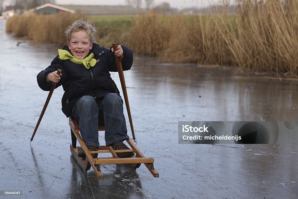 Jeune garçon glace loisirs - Photo de Hiver libre de droits
