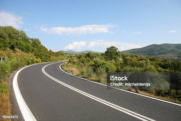 Foto de Estrada Sinuosa e mais fotos de stock de Curva - Forma - Curva - Forma, Estrada principal - Estrada, Cena Não-urbana