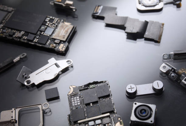 istock Cell phone parts 1154456293