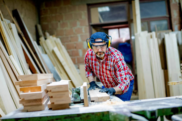 istock Craftsman working at Electric Saw 1154475938