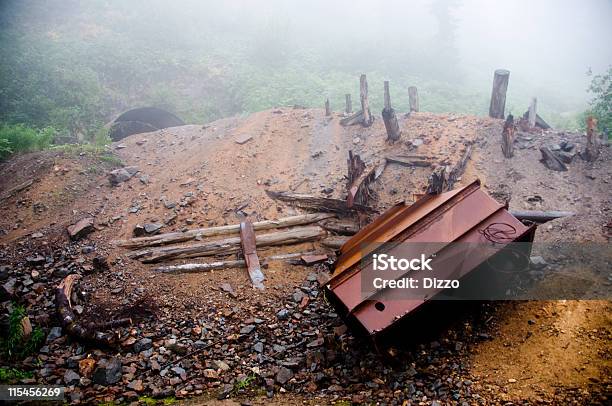 Photo libre de droit de Mine Abandonné banque d'images et plus d'images libres de droit de A l'abandon - A l'abandon, Argent, Brouillard