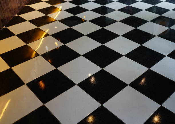 istock Black and white floor in shop 1154596906