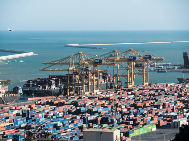 container terminal of barcelona - port de barcelona imagens e fotografias de stock