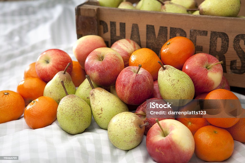 Appena scelto frutta mista - Foto stock royalty-free di A quadri