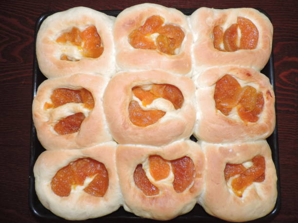Buns with apricots