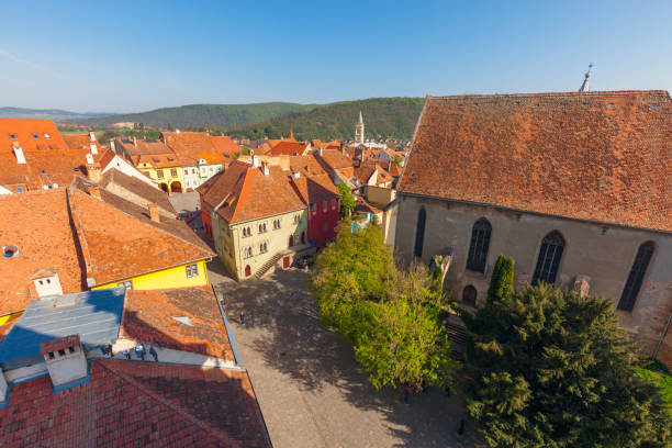 old town of sighisoara - aerial view - sighisoara romania sunlight day imagens e fotografias de stock