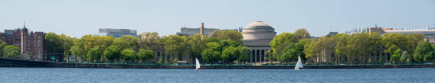 mit - boston skyline charles river blue stock-fotos und bilder