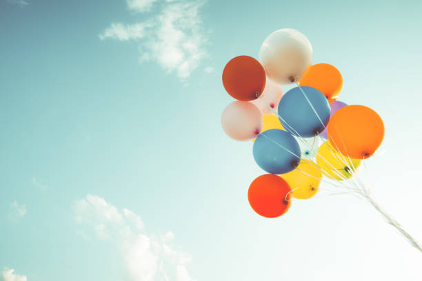 istock Vintage colorful balloon 1154717340