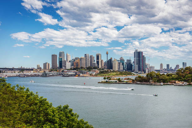 australien sydney skyline waterfront sydney harbor cityscape barangaroo reserve - sydney australia the rocks australia architectural styles stock-fotos und bilder