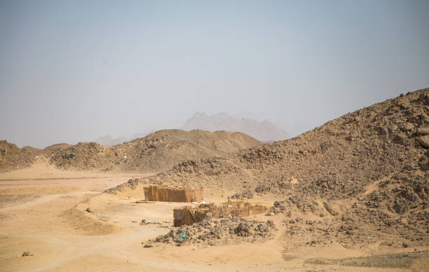 istock Sahara desert Red Sea mountains 1154741993